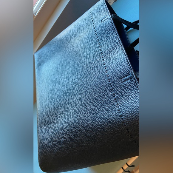 Tory Burch McGraw Tote - Black / Royal Navy - Picture 8 of 16